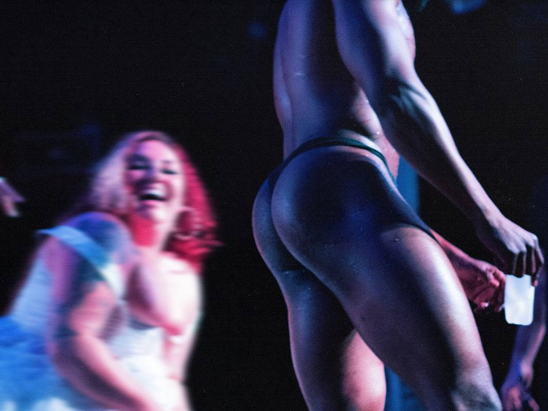 audience reaction 04 of Los Angeles male strippers at Los Globos - The Hollywood Men male strip show Los Angeles